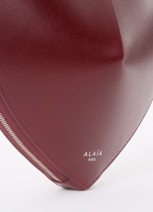 Alaïa Le Coeur crossbodytas van kalfsleer - detail 5 bordeauxrood