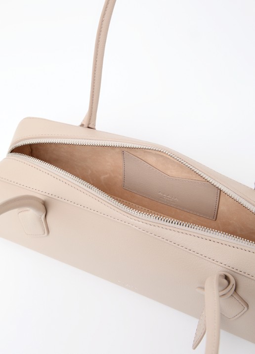 Alaïa Le Demi-Coeur S schoudertas van geitenleer - detail 4 beige