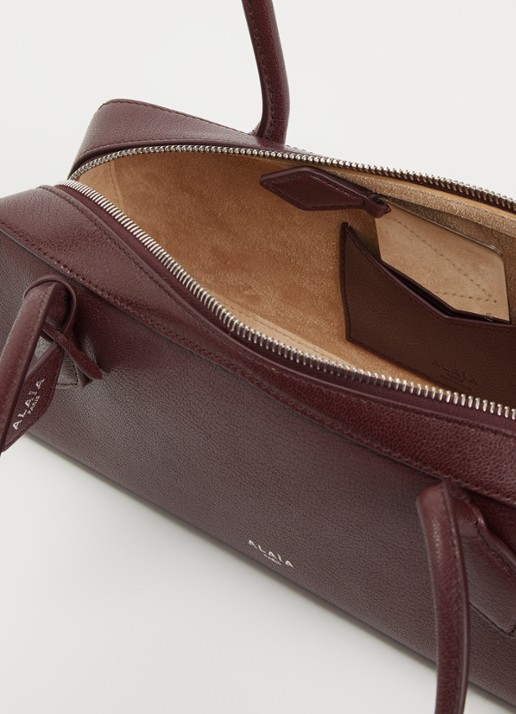 Alaïa Le Teckel Medium schoudertas van geitenleer - detail 4 bordeauxrood