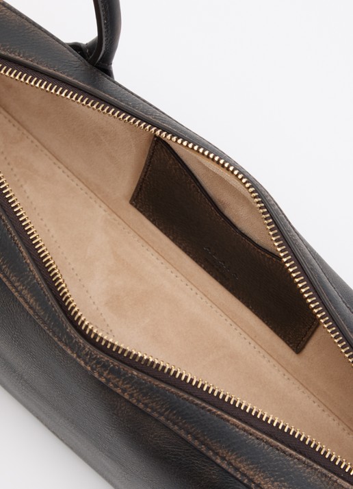 Alaïa Le Teckel Medium schoudertas van geitenleer - detail donkerbruin