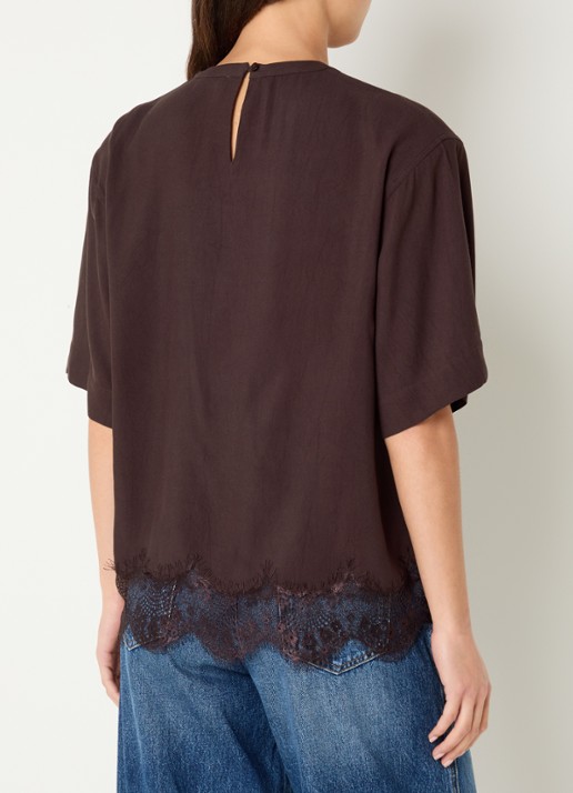 alchemist Fia T-shirt met schoudervulling en details van kant - achterkant chocoladebruin