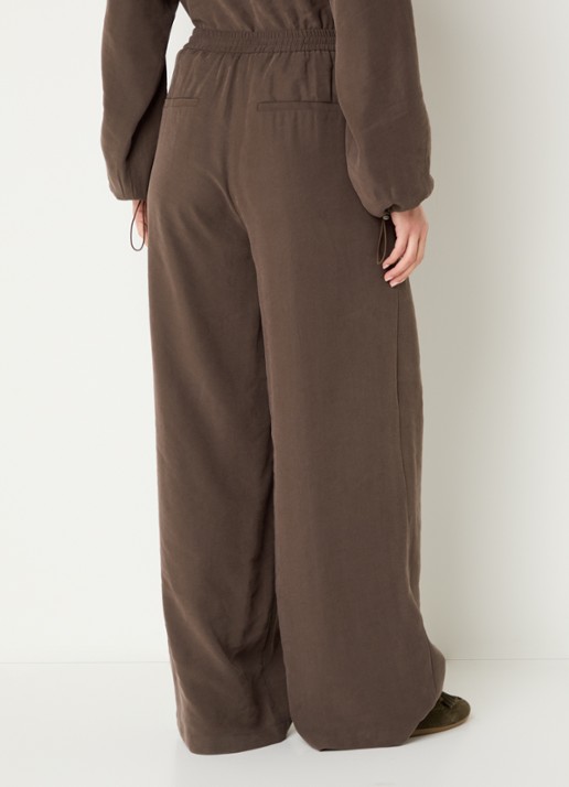 alchemist Sammy high waist wide fit broek met steekzakken - achterkant chocoladebruin
