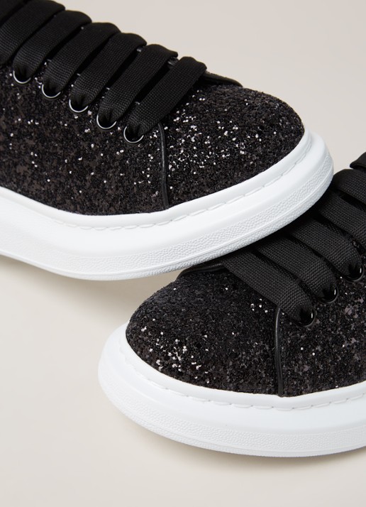 Alexander McQueen Oversized sneaker van kalfsleer met glitter  - detail 4 zwart