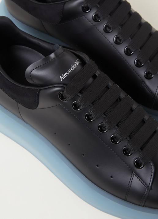 Alexander McQueen Oversized sneaker van kalfsleer met suède details - detail 4 zwart