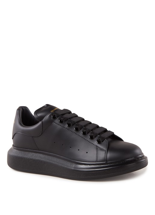 Alexander McQueen Oversized sneaker van kalfsleer - voorkant zwart