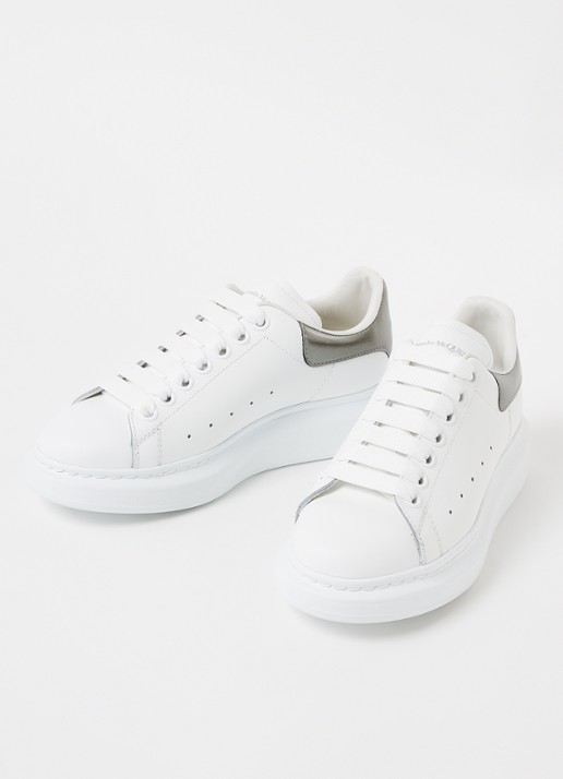 Alexander McQueen Oversized sneaker van kalfsleer - detail wit