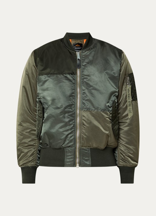 Alpha Industries MA-1 gewatteerd bomberjack met steekzakken - voorkant 3 donkergroen