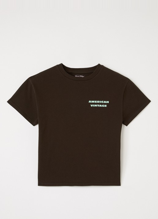 American Vintage Fizvalley T-shirt met logo- en backprint - voorkant chocoladebruin