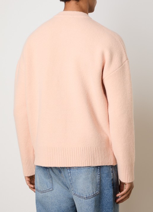 AMI Paris Fijngebreid vest in alpaca wolblend met ingebreid logo - achterkant 5 zalmroze