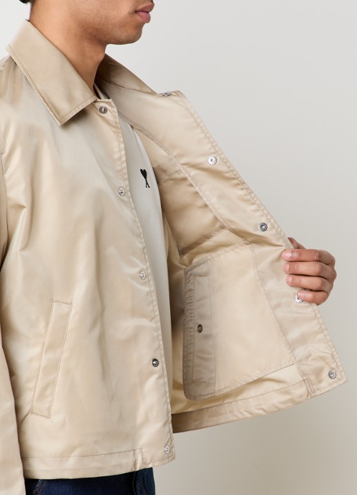 AMI Paris Jack met logo en steekzakken - detail 3 beige