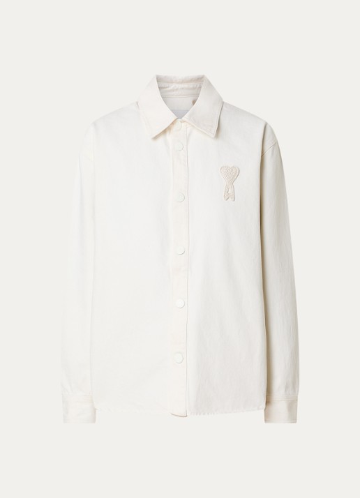 AMI Paris Overshirt van denim met logoborduring - voorkant 4 gebroken wit
