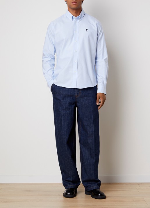 AMI Paris Quota blouse met logoborduring - voorkant 2 lichtblauw