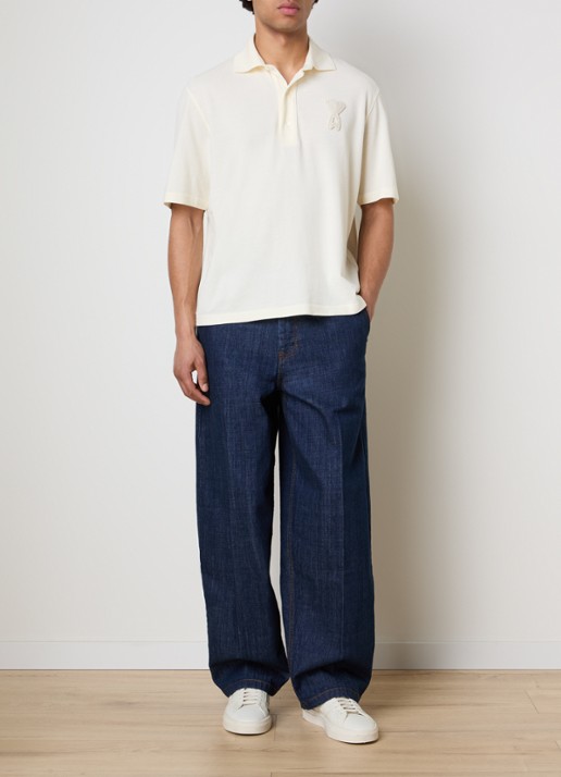 AMI Paris Regular fit polo van piqué katoen met logoborduing - voorkant 2 naturel
