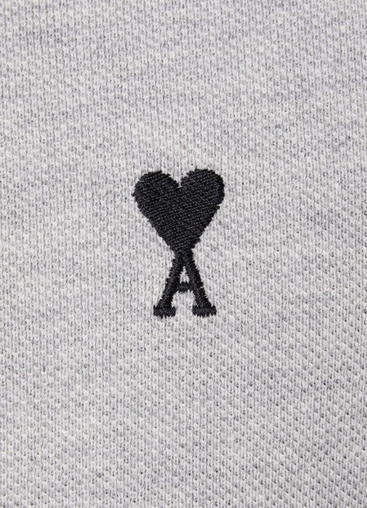 AMI Paris Regular fit polo van piqué katoen met logoborduring - detail 4 lichtgrijs