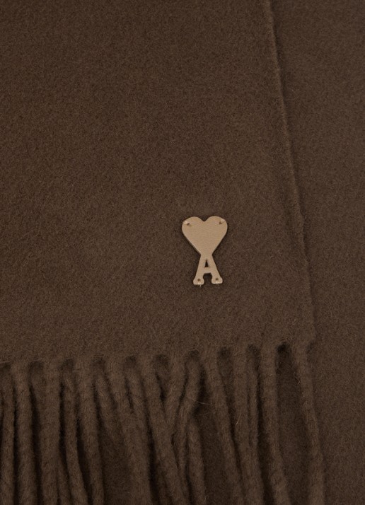 AMI Paris Sjaal van wol met logodetail van leer 200 x 25 cm - detail 2 bruin