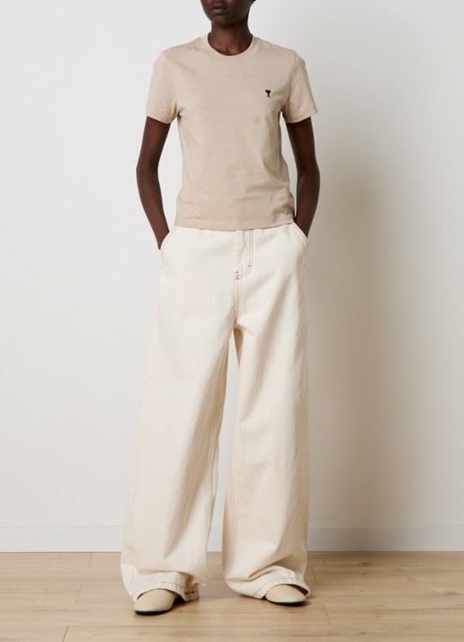 AMI Paris T-shirt met logoborduring - voorkant 4 beige