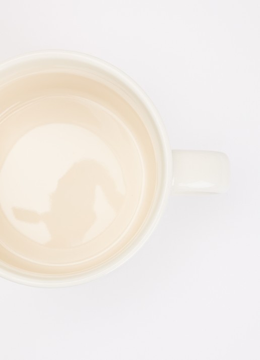 Anna + Nina All I Want Is Tea mok 50 cl - voorkant 2 gebroken wit