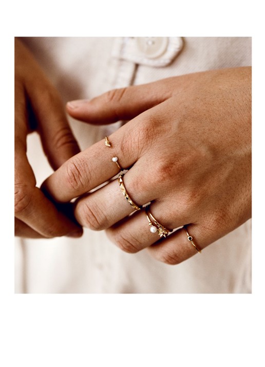 Anna + Nina Cosmic Dust ring van 14k goud met zoetwaterparel 18-2M908013G - detail geelgoud