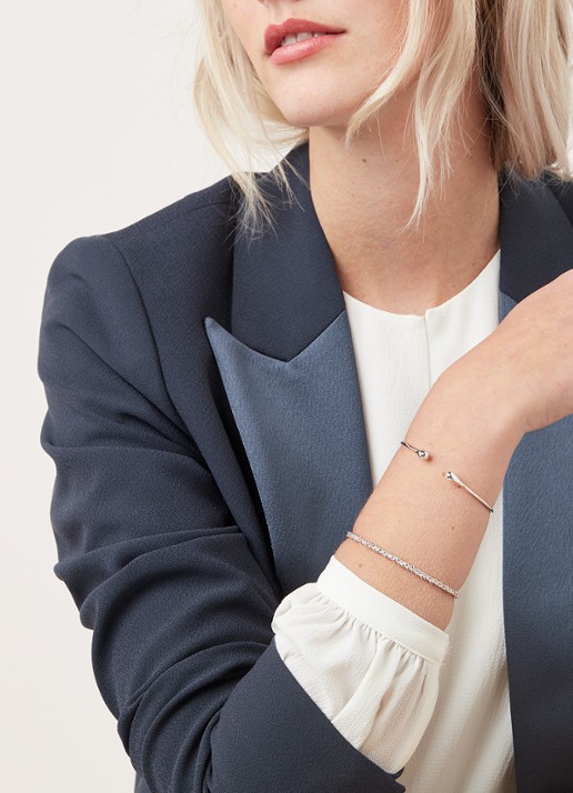 Anna + Nina Drop bangle van zilver - voorkant 2 zilver