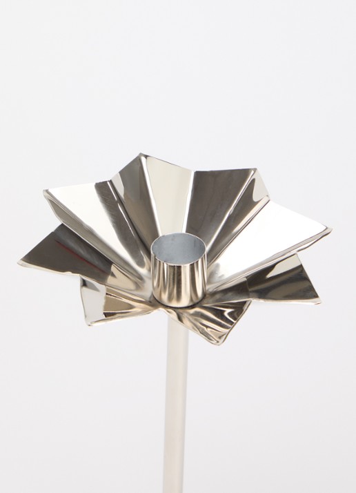 Anna + Nina Tall Frilly Argent kandelaar - voorkant 2 zilver