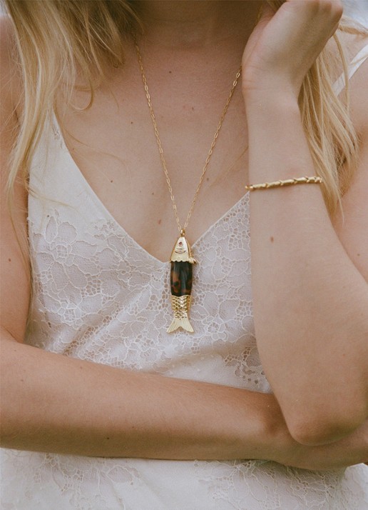 ANNI LU Fishy armband verguld - detail goud