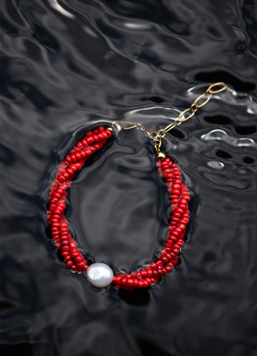 ANNI LU Scarlet Wave armband verguld  - detail oranjerood