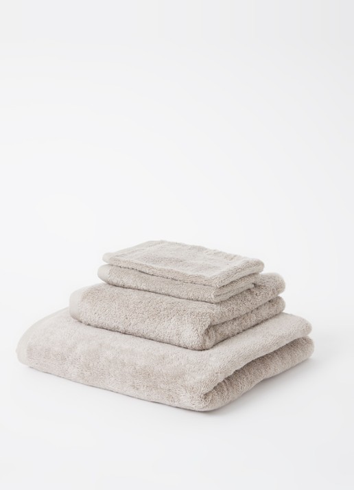 Aquanova London badhanddoek van Egyptisch katoen - 600 gr/m2 - 55 x 100 cm - voorkant 2 beige