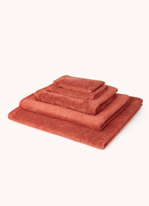 Aquanova London badlaken 70 cm x 130 cm - voorkant 2 oranjerood