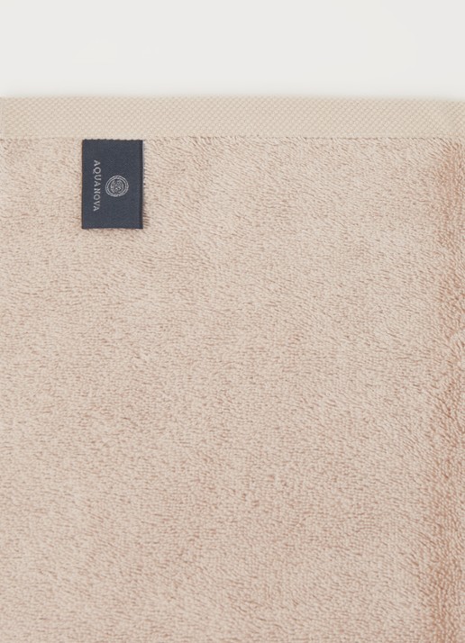 Aquanova London gastendoek - 600 gr/m² - 30 x 50 cm - detail 3 lichtbruin
