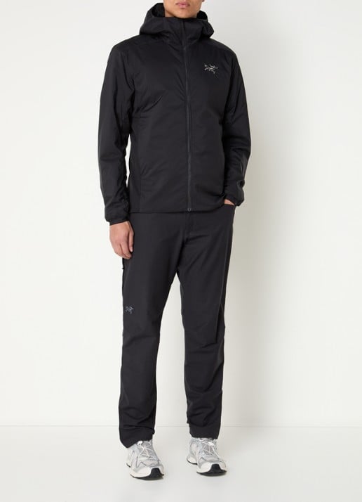 Arc'teryx Atom gewatteerd jack met capuchon en ritszakken - voorkant 2 zwart
