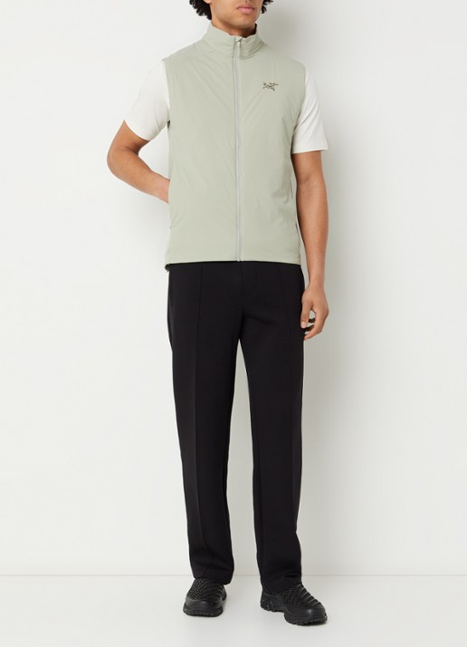 Arc'teryx Kragg bodywarmer met logoborduring - voorkant 4 olijfgroen