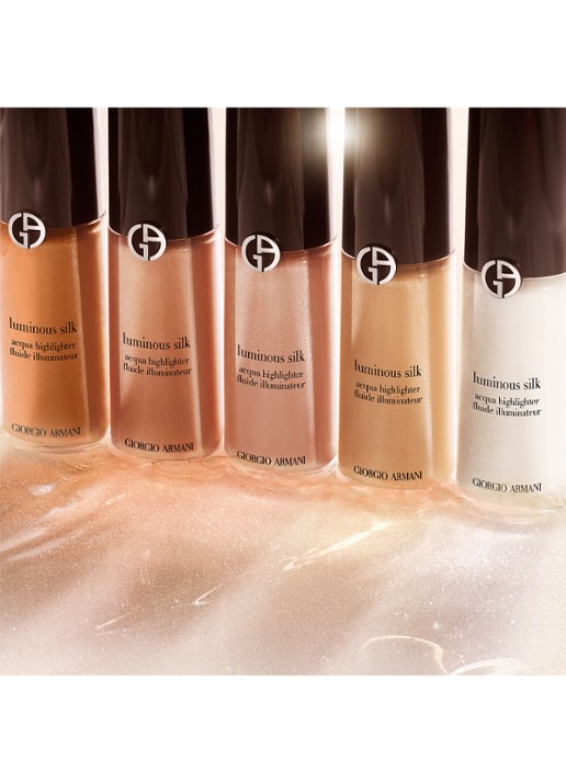 Armani Beauty  Luminous Silk Acqua Vloeibare Highlighter - detail 5 dawn 03