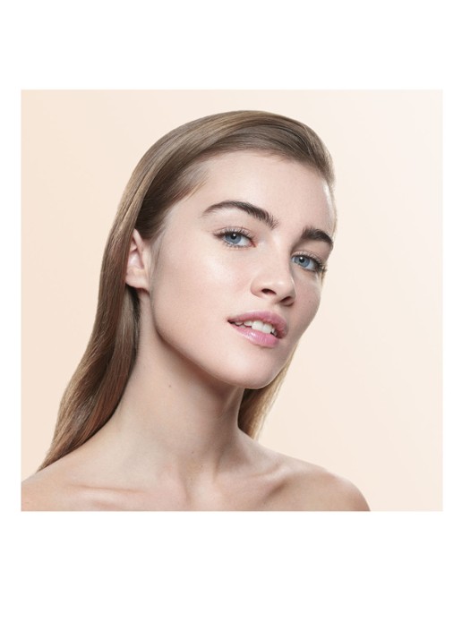 Armani Beauty Luminous Silk Foundation - detail 4 5