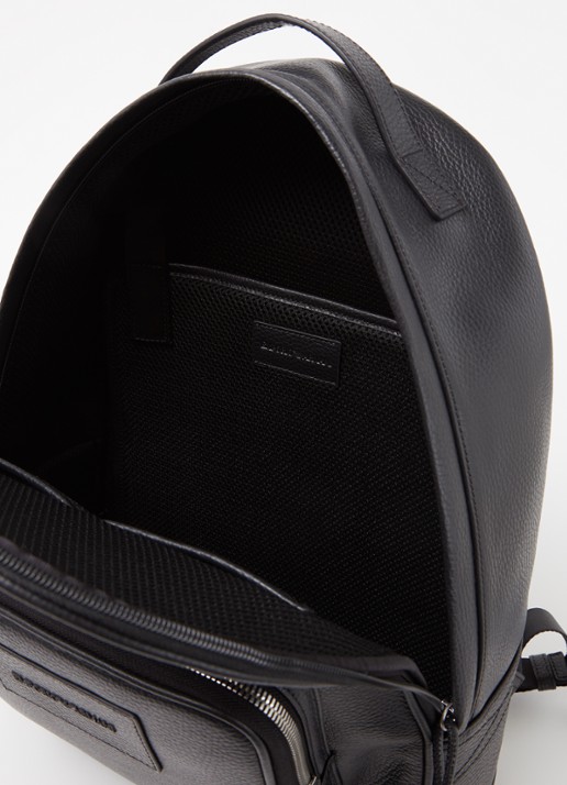 Armani Rugzak van leer met 13 inch laptopvak - detail zwart
