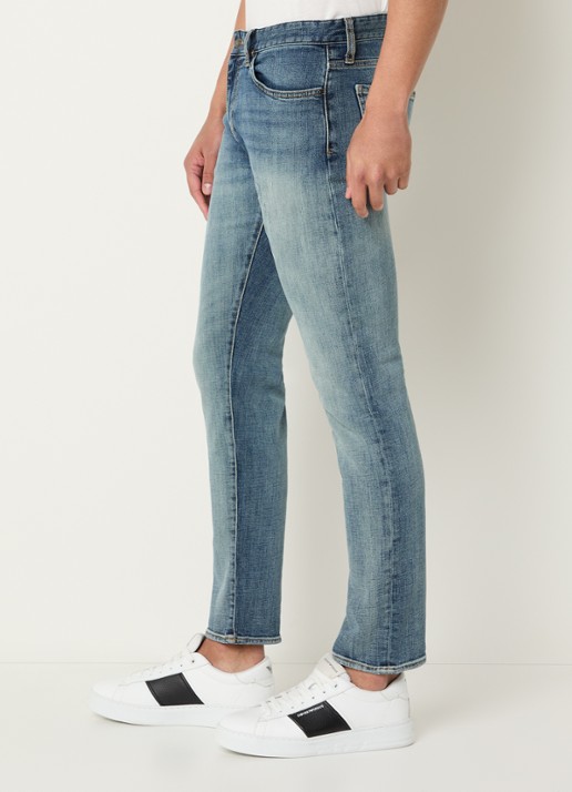 Armani Slim fit jeans met medium wassing - detail 2 indigo