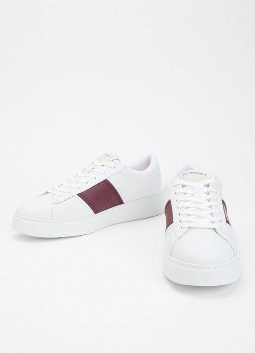 Armani Sneaker van leer met logo - detail bordeauxrood