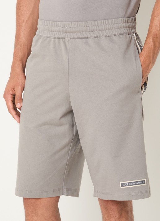 Armani Straight fit korte joggingbroek met logoprint - detail 2 blauw