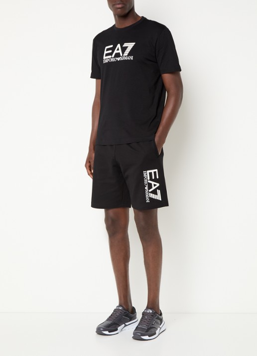 Armani T-shirt met logoborduring - voorkant 4 zwart
