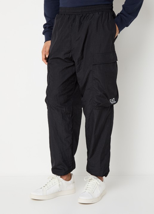 Armani Tapered fit trackpants met logo en steekzakken - detail 2 zwart