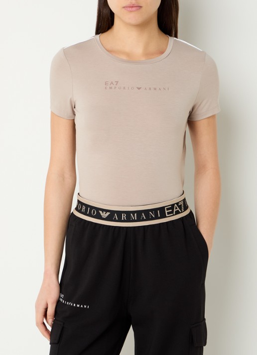 Armani Trainings T-shirt met logoprint - detail donkerbeige