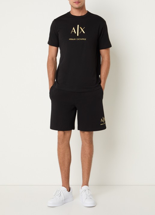 Armani Wide fit korte joggingbroek met logoborduring - voorkant 2 zwart