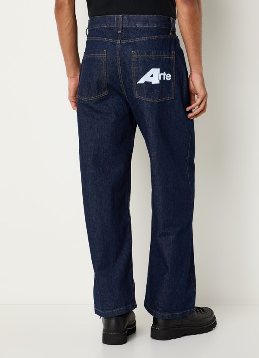 Arte Antwerp Big A Uniform loose fit jeans met gekleurde wassing en backprint - achterkant 3 indigo