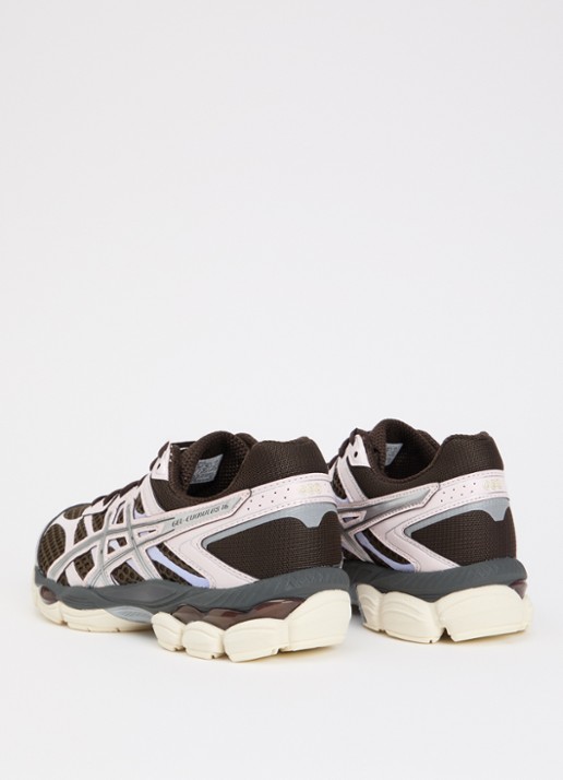 ASICS Gel-Cumulus 16 sneaker met mesh details - achterkant 4 donkerbruin