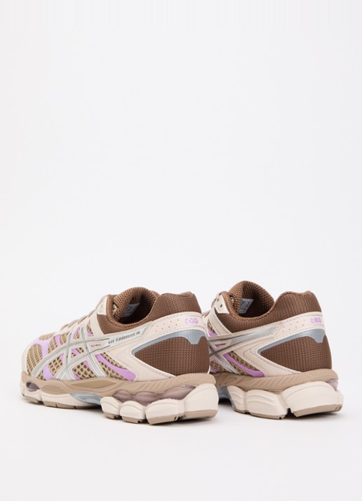ASICS Gel-Cumulus 16 sneaker met mesh details - achterkant 2 bruin
