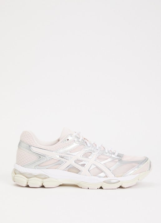 ASICS Gel-cumulus 16 sneaker met metallic details  - voorkant 4 lichtroze