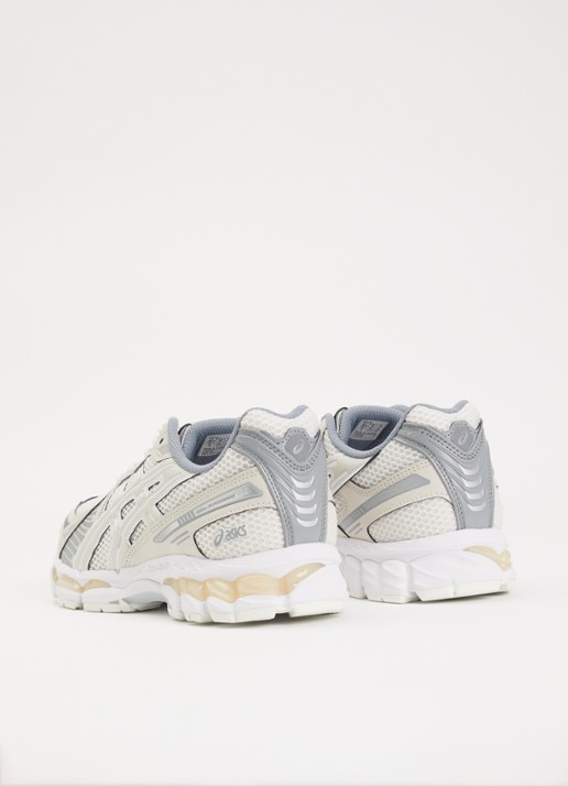 ASICS Gel-Kayano 12.1 sneaker met mesh details - achterkant lichtgrijs