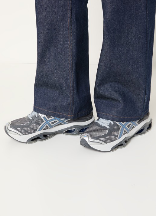 ASICS Gel-Kinetic 2.0 sneaker met mesh details en metallic finish - voorkant 6 zilver
