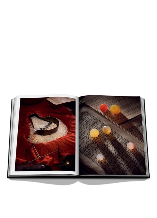 Assouline Bahrain Pearls: Treasures from the Land of  the Two Seas (Classic) - detail 7 multicolor
