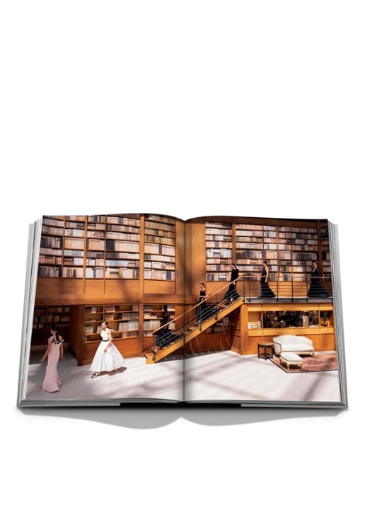 Assouline Chanel 3-Book Slipcase (New Edition) - detail 5 grijs