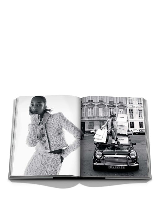 Assouline Chanel 3-Book Slipcase (New Edition) - voorkant 7 grijs